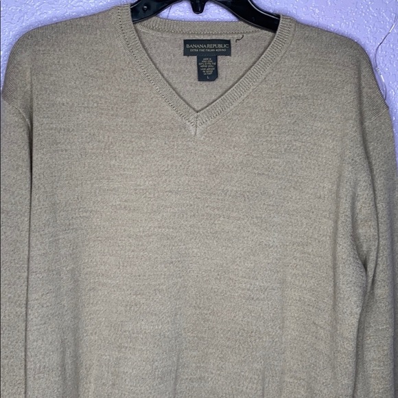 Banana republic extra fine Italian Marino sweater - Picture 4 of 6